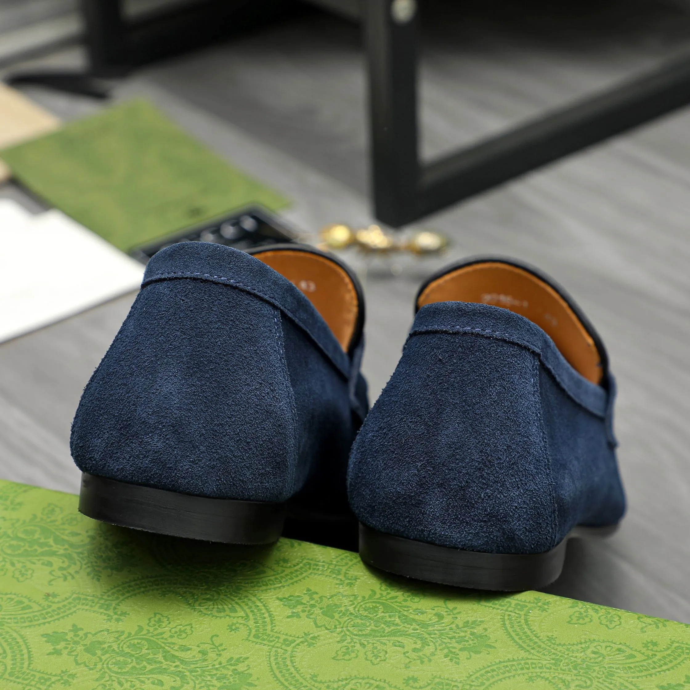 Men's shoes 💰p400 Product trademark: GUCCI "Gucci" business casual leather shoes Regular size: 38-46 (38.45.46 custom-made, non-returnable) Product materials: Selected suede cowhide upper, cowhide lining, original rubber outsole